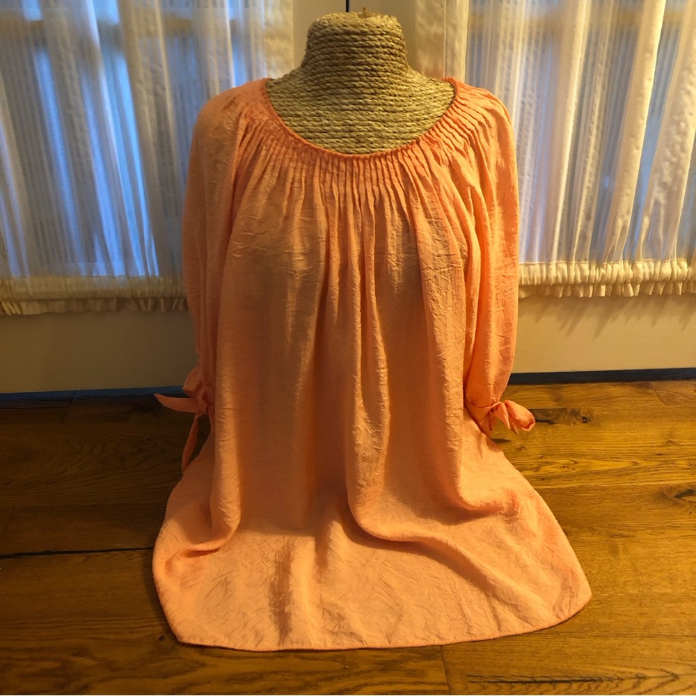 Gorgeous Creamsicle-colored Blouse